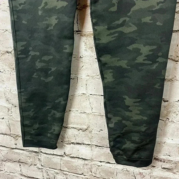 Spanx Women's Large Look At Me Now Seamless Leggings Camo Green Camouflage L Lg - Picture 4 of 9